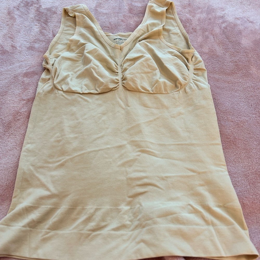 Avenue Tank style Shape Wear
NWOT

Size 1X